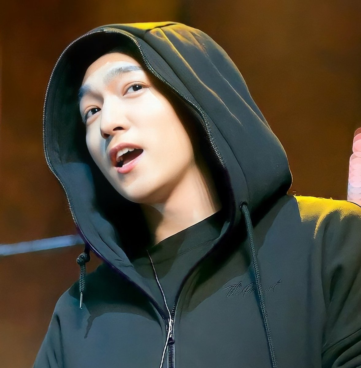 dailybobsungjin's tweet photo. https://t.co/bII6bZU4IL