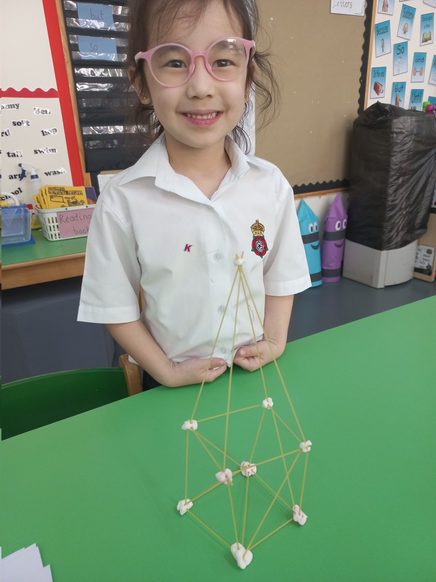 RGSGQ_Yearone's tweet photo. We had lots of fun this week building a tower from spaghetti and marshmallows! #scienceweek #growing #meerkats https://t.co/WZ4e0hBGsU