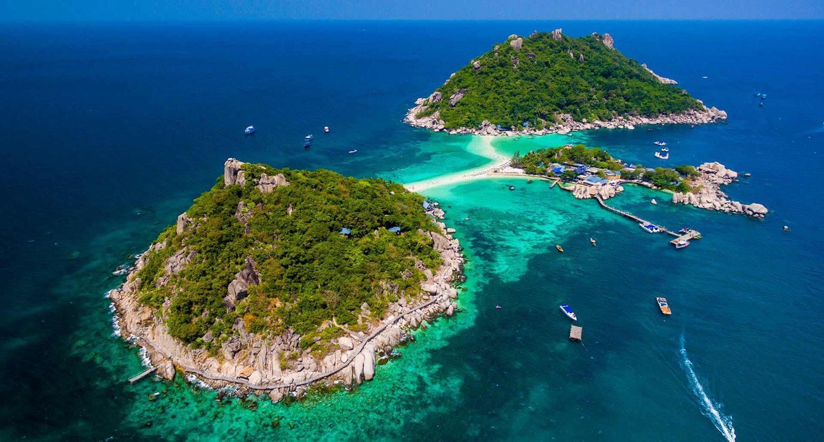 Koh Phangan, Thailand, is best known for its STUNNING beaches 😍