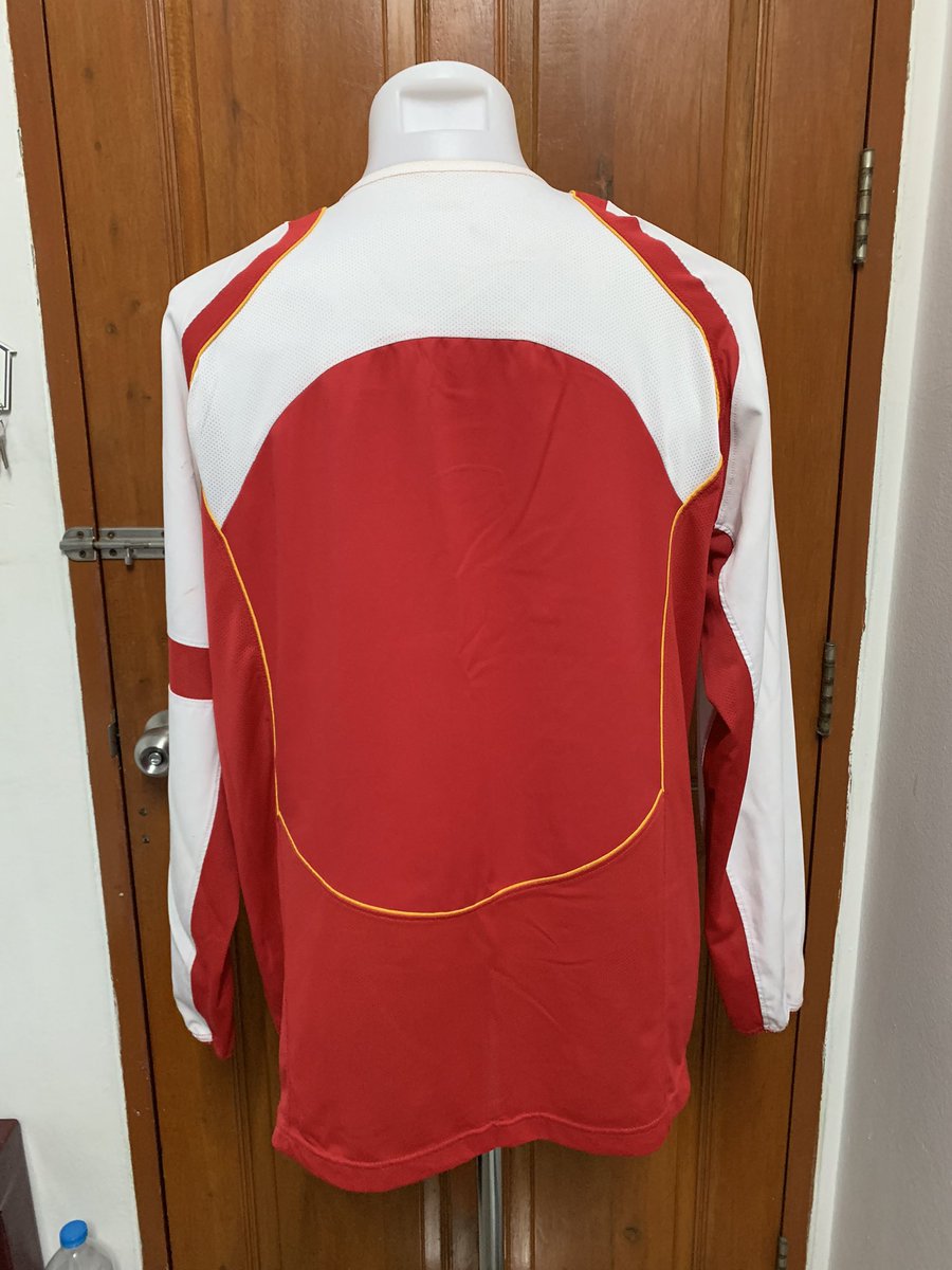 KongtapAFPringt's tweet photo. 🔥Arsenal 2004🔥 @Arsenal 

#arsenal #classicfootballshirt https://t.co/aMM5GzauqO