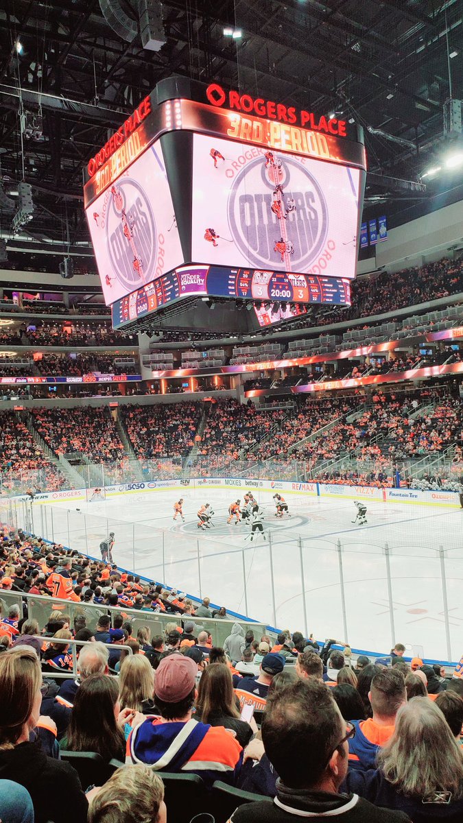 Michell2Sell's tweet photo. PSA... Drink beer. Found a fun pub in YEG and scored Oiler tix. We already had tickets so a couple 20-somethings got free tickets as well! Win-Win #KellysPub https://t.co/rtfPdvAd7O