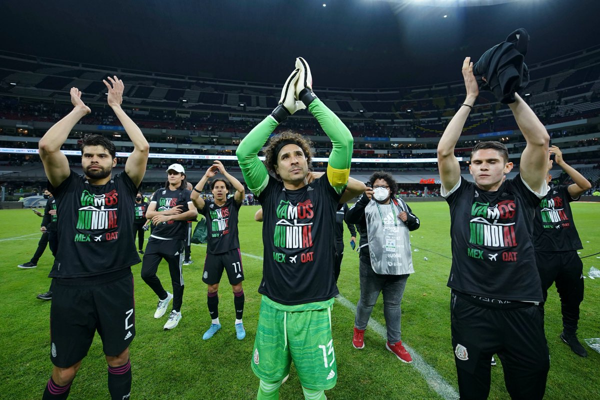 miseleccionmx's tweet photo. 🎶 ¡Nos vamos al Mundial, nos vamos al Mundial! 🎶

¡Celébrenlo, Incondicionales! 🙌🏻 💚 🇲🇽

#MiSeleccionEnQatar https://t.co/4Db59F3MPl
