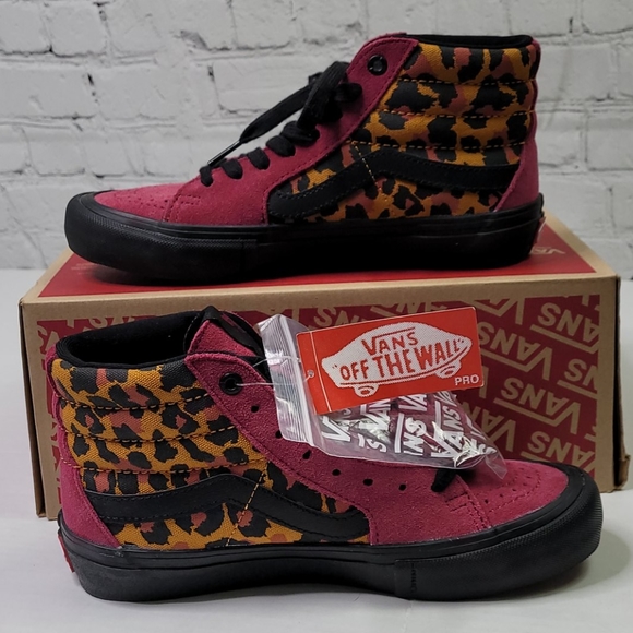 tnkrbel13's tweet photo. So good I had to share! Check out all the items I'm loving on @Poshmarkapp from @stasy3 #poshmark #fashion #style #shopmycloset #lamb #vans: https://t.co/RLEXn0UKXr https://t.co/iOaN6TejgB
