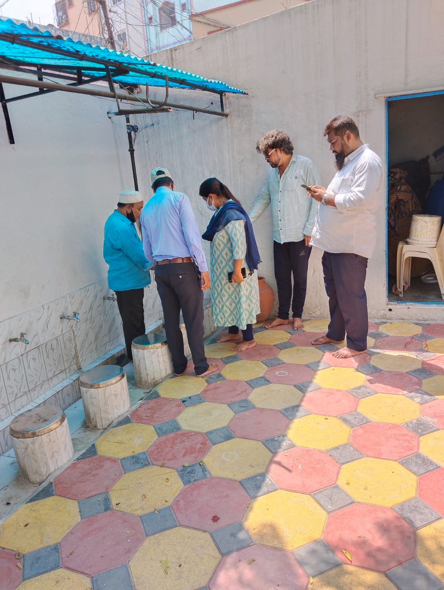 hmwssbmgrsrngr's tweet image. Sir,as a part of మస్జిద్ దౌర-Inspection @ Masjid,inspected 
 Jama Masjid
Masjid-Zain-Ul-Abedin
Masjid-E-Mustafa-Yar-Khan
 in B.K.Guda,Begumpet &amp;amp; D.K.Road  areas along with staff reg., Water supply and sewerage issues  in view of  Ramadan,under S.R.Nagar section,SD-III, O&amp;amp;M  Div-6
