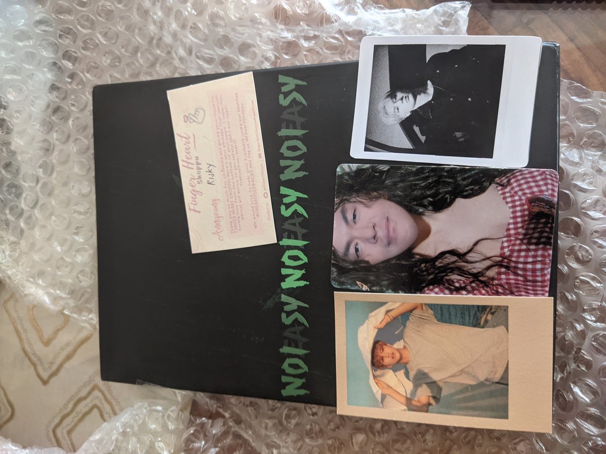 riskyriskywigi's tweet photo. received random album! thank you @FHeartShoppu #FHEARTFEEDBACKS https://t.co/6slGepCpBZ