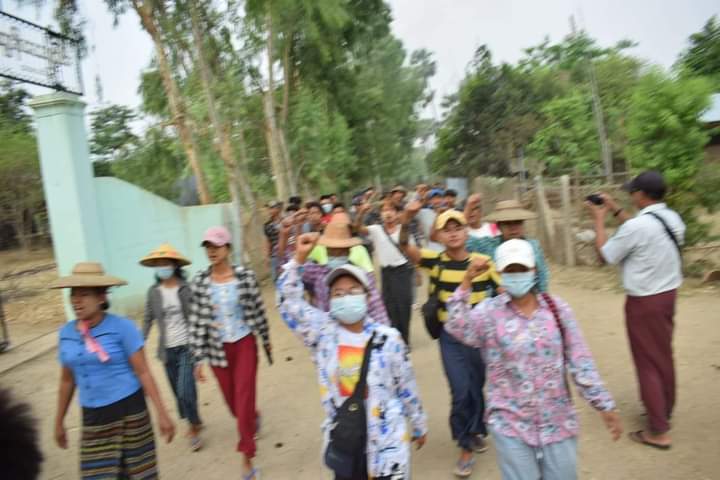 miN13700's tweet photo. Despite difficulties, 386th day of Yinmarbin - Salingyi multi-village strike against the terrorist military council in Sagaing Division was continued by the pro-democracy civilians on March 31.

#US_SanctionMOGE
#2022Mar31Coup
#WhatsHappeningInMyanmar https://t.co/EkgqkRxOAo