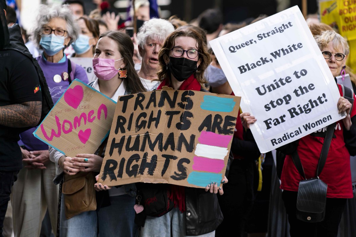 Trans rights are union business because everyone deserves to be safe + respected at work. 🏳️‍⚧️ ✊🏽 ASU member Sam Elkin shares 5  ways to be a good comrade + make your workplace more trans inclusive:  weareunion.org.au/5_quick_ways_t…   #transdayofvisibility #unionpride #tdov @SamElkhorn