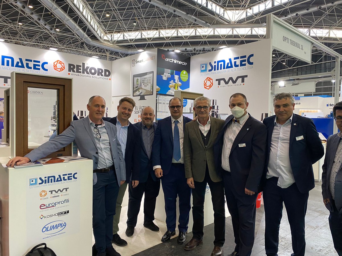 procomsaoficial's tweet photo. 📣Seguimos en #Maderalia en #Valencia apoyando a nuestros clientes y distribuidores para sistemas de #herraje en carpintería de #madera.
En la foto junto a #Simatec y #MetroCúbico, muchas gracias por vuestro recibimiento.
@FIMMA_MADERALIA
#GU #Procomsa avanzando por #sistema https://t.co/Yal2fU1TMu