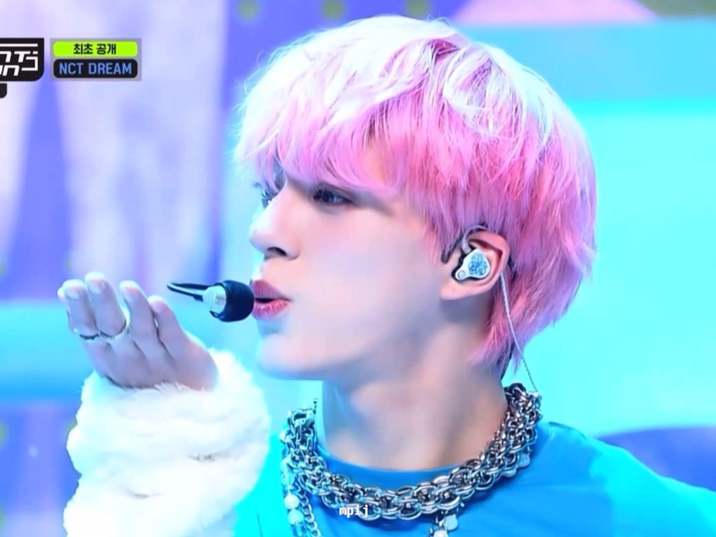 mypuppyisjeno tweet picture
