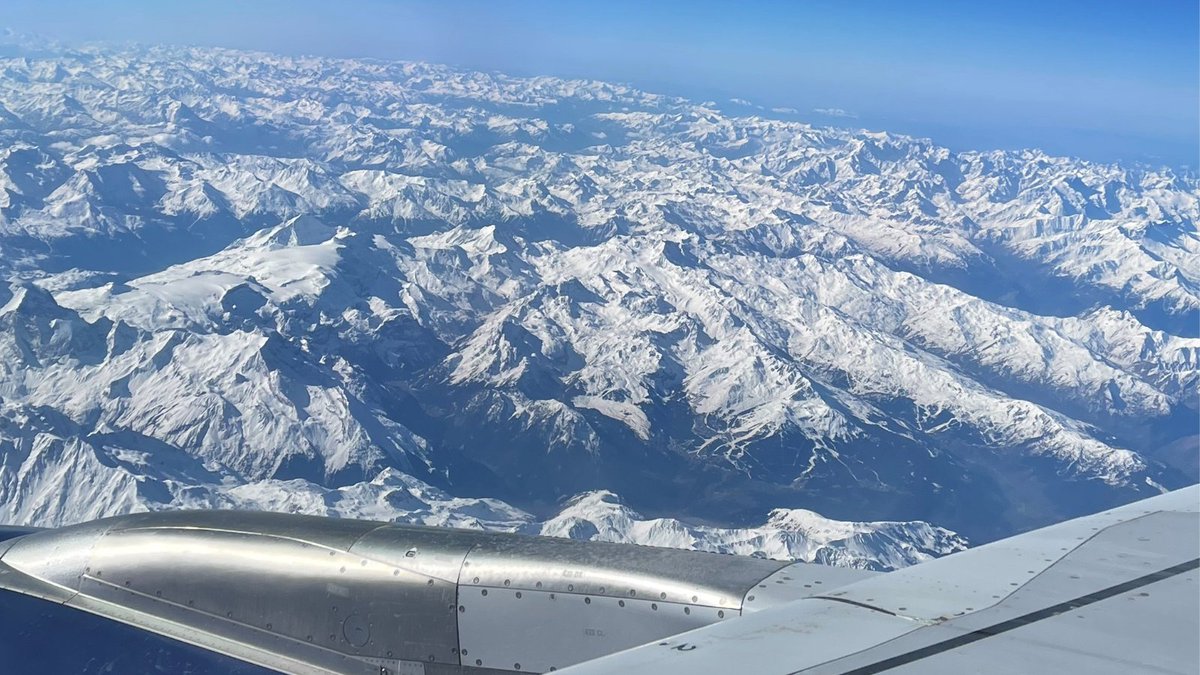 ArquerDx's tweet photo. With COVID restrictions easing, we’re delighted to be getting back to ‘business as usual’, travelling to meet our business partners and clinicians with a renewed impetus to bring our innovations to countries worldwide #ADXBLADDER
#bladdercancer
https://t.co/xLBhVTmVVl https://t.co/vhYdDOvO8l