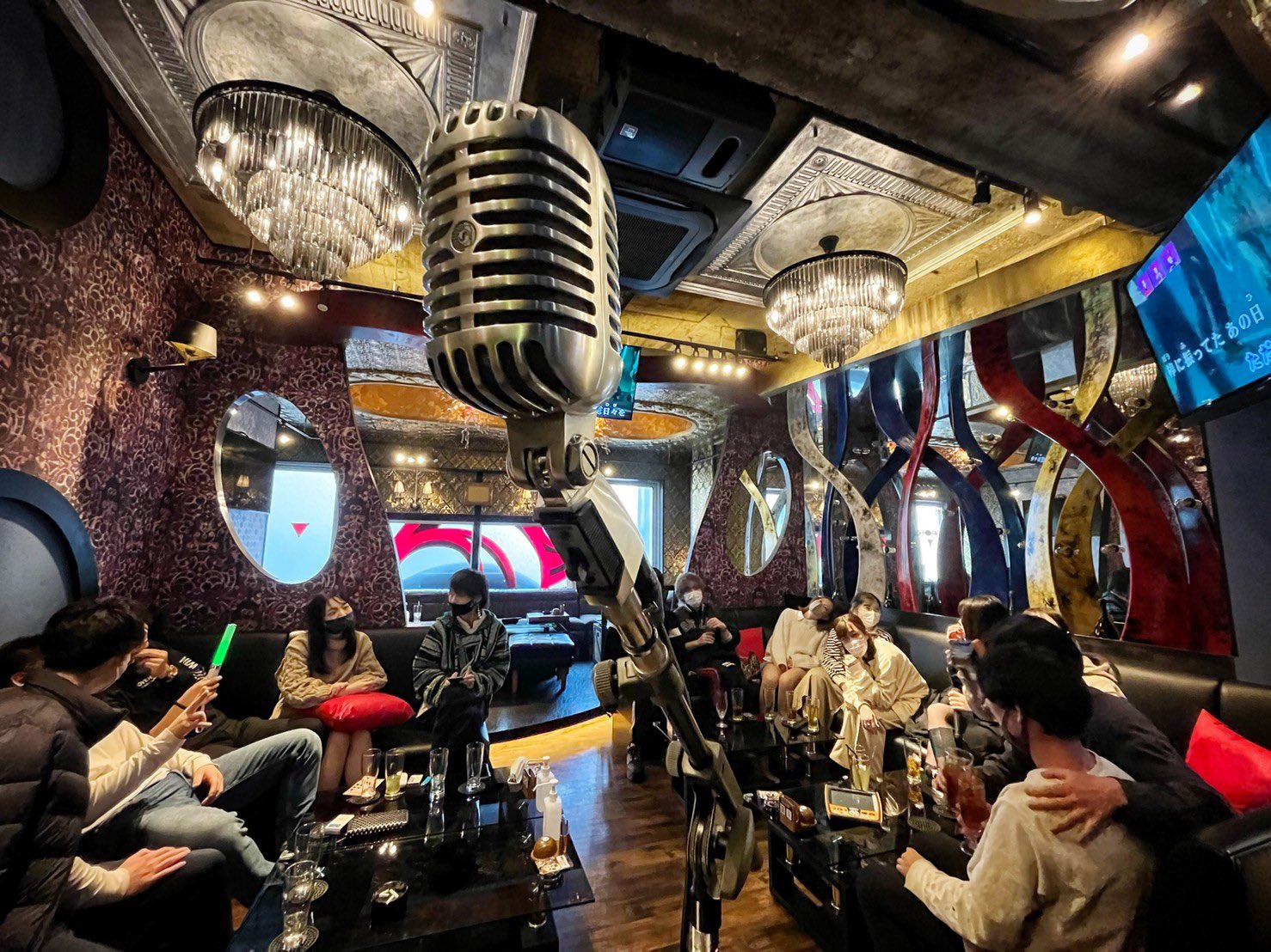 Karaoke Hundred 池袋西口店 本日も元気に朝まで営業中 再開後沢山のお客様に足を運んでいただいてます 3月最終日も盛り上がっていきましょう 池袋 池袋カラオケ 池袋西口 カラオケハンドレッド 池袋カラオケバー 池袋スナック