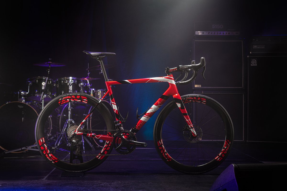 WyndyMilla's tweet photo. The world heard the tragic news Eddie Van Halen had in October 2020. Pablo asked us to make him a bike that would pay tribute to his fallen hero. They called us, and we set to work on what has to be one of the most challenging briefs we’ve ever had. https://t.co/neEkHq0FMM