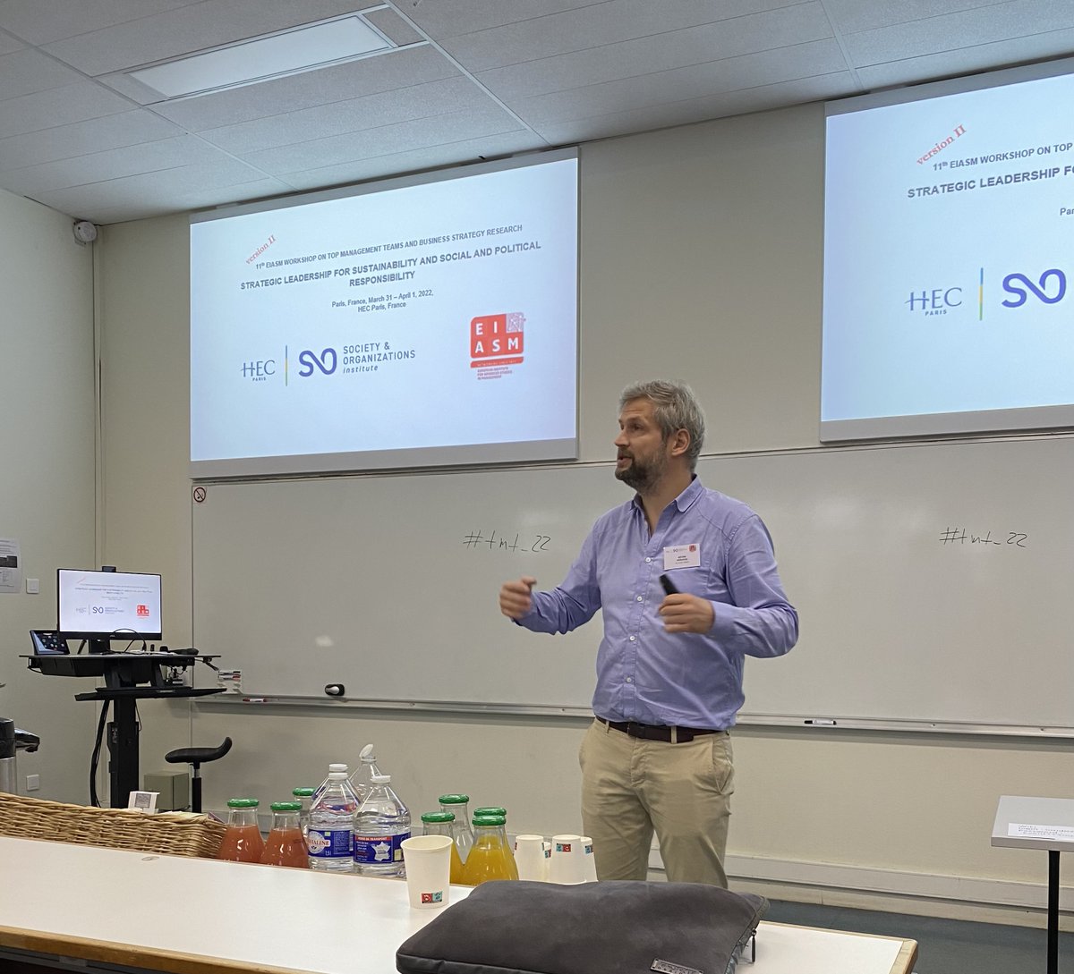 EIASM_org's tweet photo. Such a great feeling to have the first onsite workshop in a long while. @EIASM_org thanks Georg Wernicke @herman08015 and #HECParis for organising the Top Management Teams workshop with us for a second time after having to cancel it in 2020. #tmt_22 #EIASMworkshop https://t.co/WAkdH3MALH