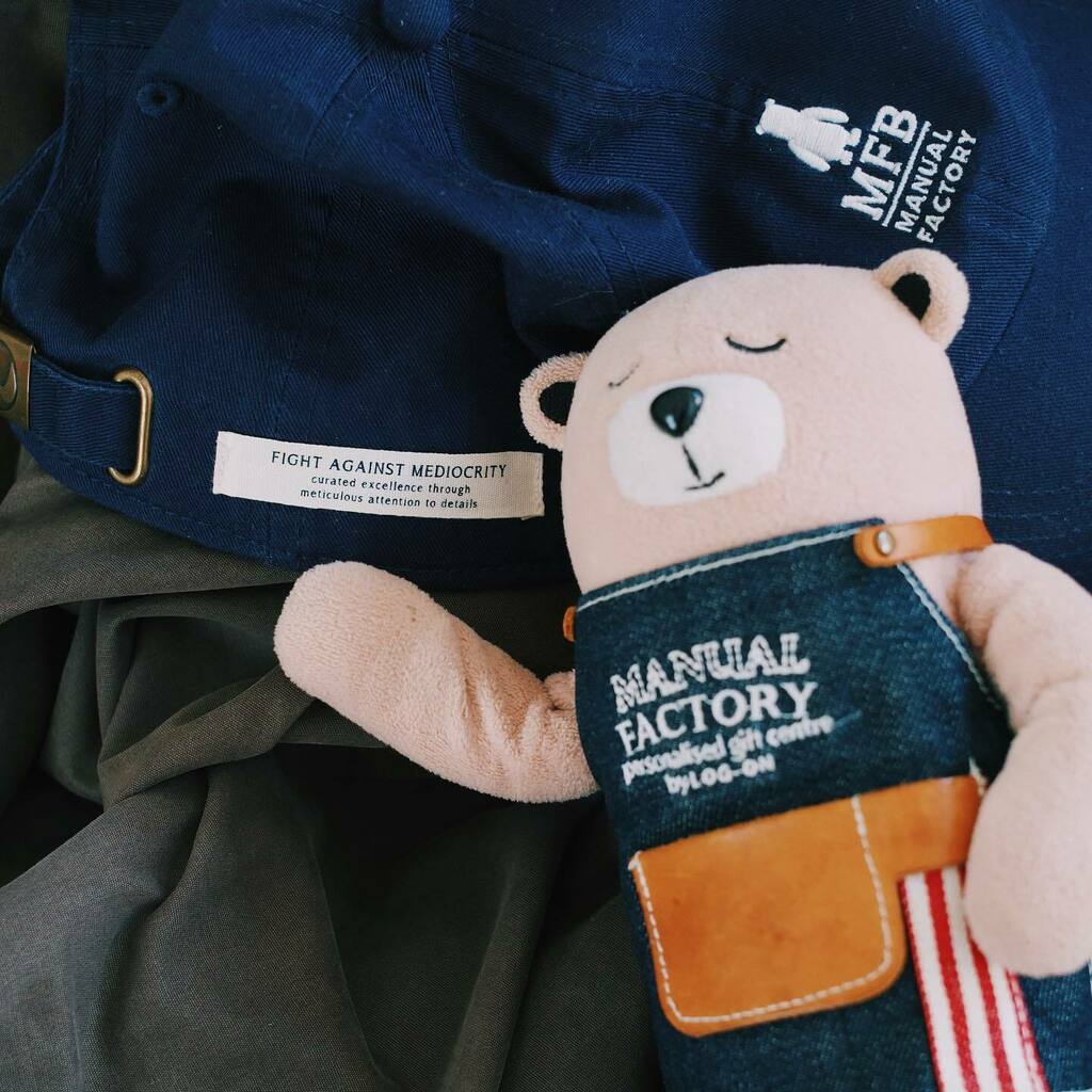 scription's tweet photo. The most common thing you hear at work nowadays: can everyone see my screen?⁣
⁣
#covid #wfh #mfb #mfbear #manualfactorybear #fightmediocrity https://t.co/WeDnJW1nld https://t.co/CYJgJvYDpA