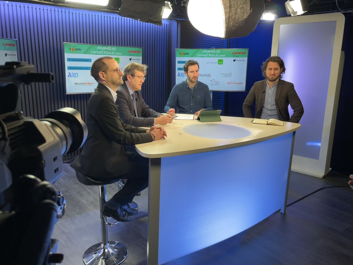 aife_officiel's tweet photo. Coulisses de la #JourneeAchatPublic en direct. @astreich78 délégué de la directrice de l'AIFE présente lors d’une table ronde les services mis en œuvre dans le cadre de la #TNCP - Transformation Numérique de la Commande Publique. @Le_Moniteur @GazetteEvent https://t.co/ky4dwtpOHH