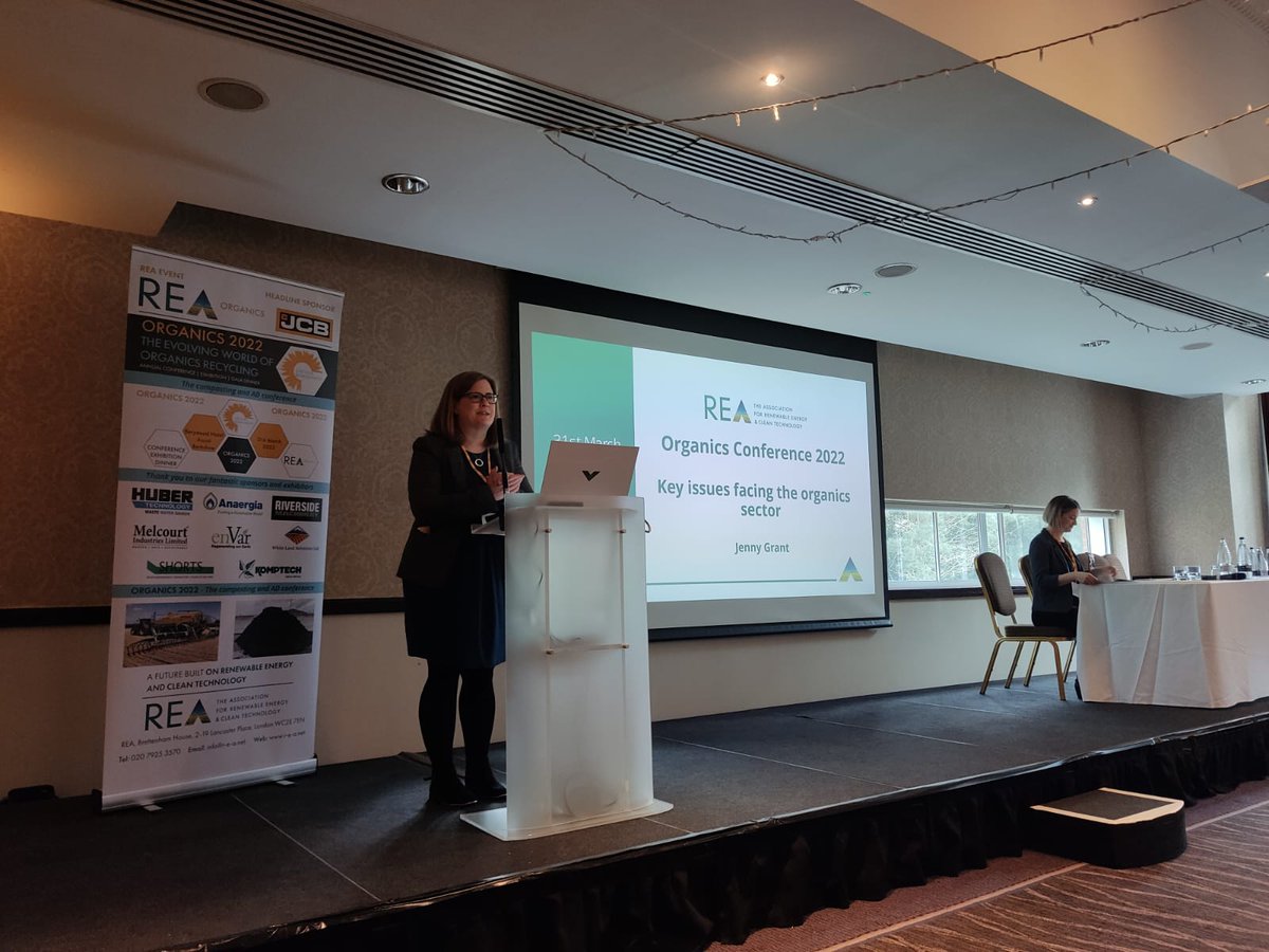 📸 The REA's Head of Organics and Natural Capital <a href="/jenny77grant/">Jenny Grant</a> gives the conference an overview of the key issues facing the organics sector. 👇