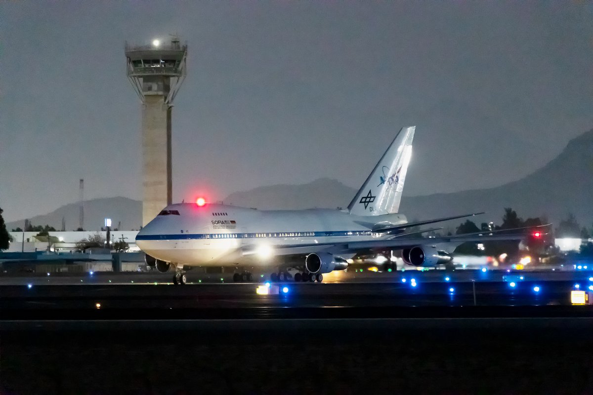 SOFIA_DSI's tweet photo. Our airborne Observatory @SOFIAtelescope during takeoff at SCEL. Thanks to Gustavo Martinez who provides these nice photos.
@DLR_en @Uni_Stuttgart @UniStuttgartIRS @NuevoPudahuel @AlemaniaenCL https://t.co/rrh9YEfIFS