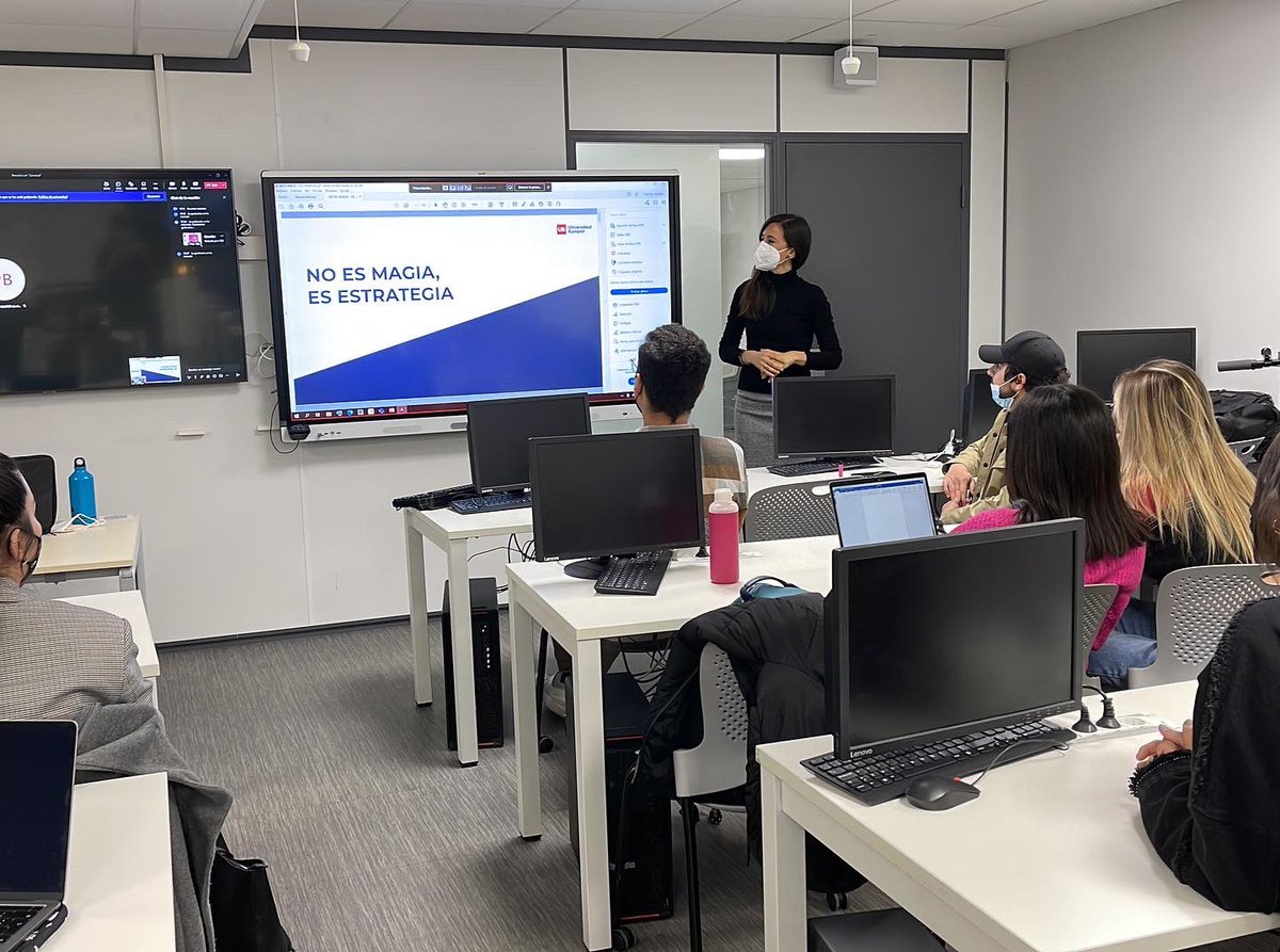 RemediosMalaga's tweet photo. Ayer tarde disfrutando mucho de la formación en el #MasterDigitalUEV de @UEValencia, #mencanta y me siento una privilegiada. Gracias @ChemaLamiran por por tu confianza!! Gracias a todos los alumnos por vuestro cariño 😇 Gracias @aliciaors por acudir a mi llamada.@RMediosMKT https://t.co/OVz220jUYS