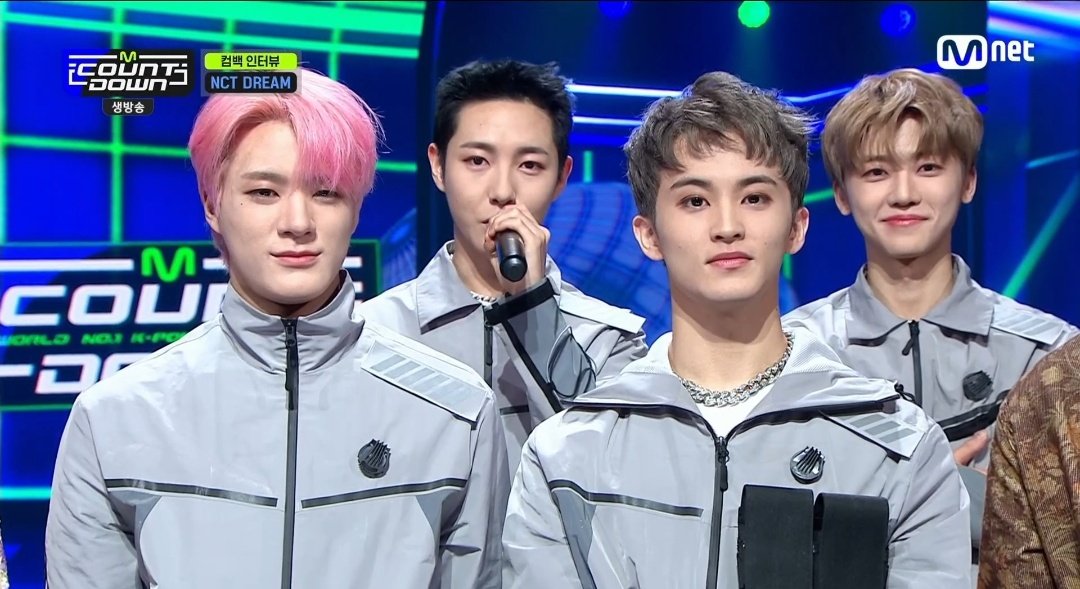 jeongyunonly's tweet photo. OH MY GOD NCT DREAM'S FITS ?!?!?!!! https://t.co/tOw7I7dgyA