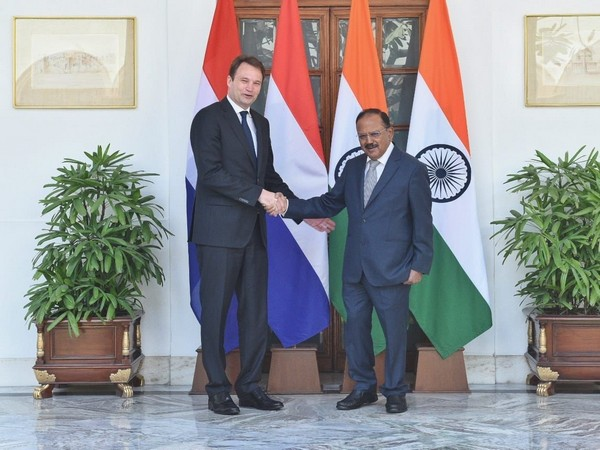 ani_digital's tweet photo. NSA Doval meets Netherlands PM's advisor, discusses geopolitical developments
Read @ANI Story | https://t.co/fkqLnklgnP
#India #Netherlands #AjitDoval #IndiaNetherlandsrelations #geopoliticaldevelopments https://t.co/ICB1Jv2jKw