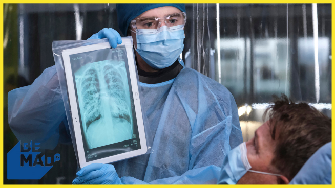 BeMad_TV's tweet photo. 😷 #TheGoodDoctor abordó la pandemia del coronavirus en el inicio de su cuarta temporada: los médicos del St. Bonaventure tuvieron que hacer frente al colapso del sistema sanitario
📺 Descubre #MuchoMAD en BeMAD https://t.co/Oup6RlDeHp https://t.co/dKBnIthz3x