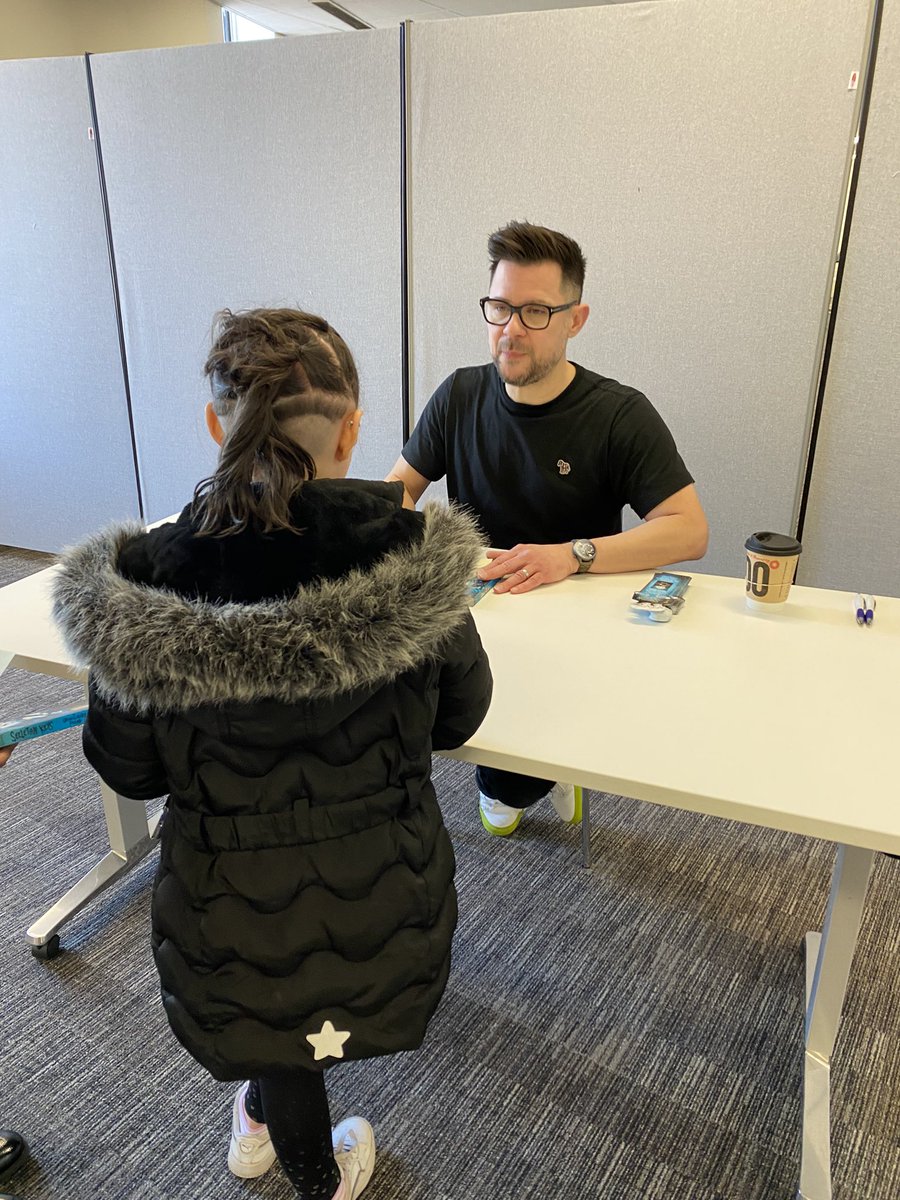 MissEBacon's tweet photo. The children have brought some books and even had them signed by Guy Bass! @MansfieldGAT @GuyBassBooks #mansfieldlibrary https://t.co/TUjJU3L5MI