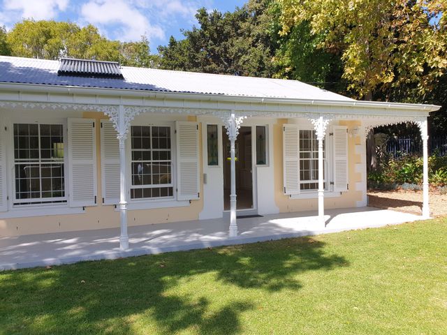TO LET: VICTORIAN GARDEN COTTAGE IN CONSTANTIA
Asking price R13,500 pm | Lease Period 12 months | Availability 01 Apr 2022
Contact Karin van Niekerk 072 285 9592 or Shahad Jaffar 082 619 5745 to arrange a viewing
ow.ly/JwyE50IvY14
#ToLetConstantiaCottage #ToLet
