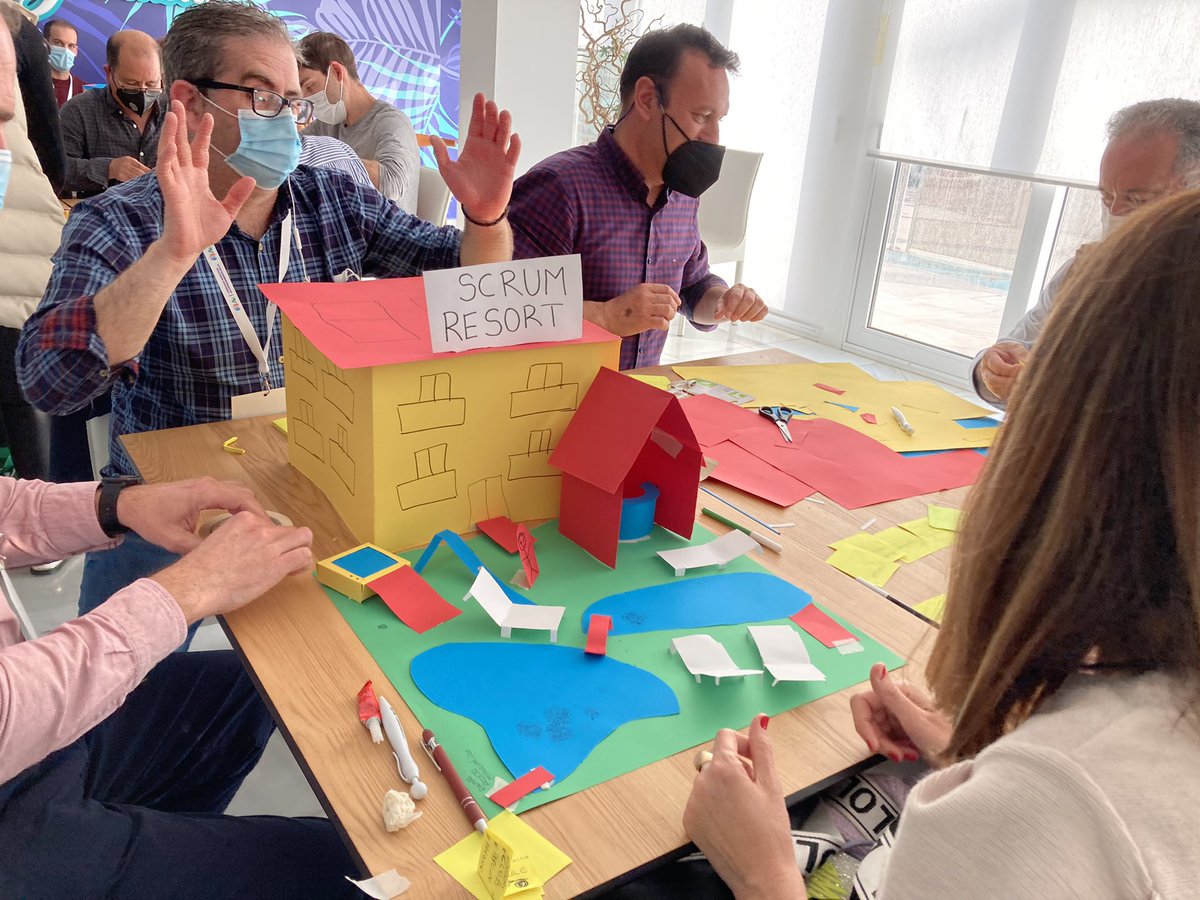 juanan_jafeber's tweet photo. Mostrando SCRUM en las I Jornadas Andaluzas de Emprendimiento en FP con grandes compañeros y compañeras #andaluciaFP https://t.co/uTPSCrQAgA