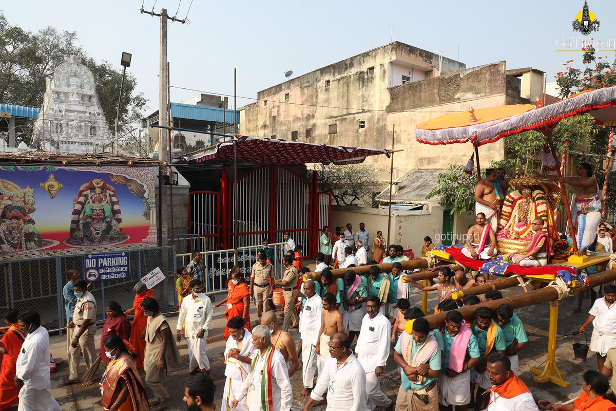 GoTirupati's tweet photo. Sri Kodanda Rama Swamy Chinna Sesha Vahana Seva https://t.co/crMIkBCt6U