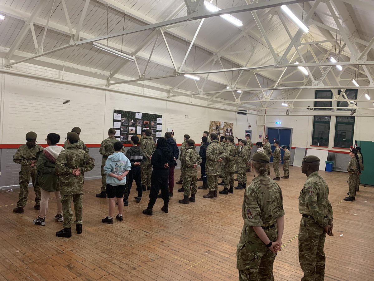 A full detachment last night at 103. It was a pleasure hosting @PWRRCadets from 101 Detachment for some weapons training last night. We hope to see you all again soon. #ACF #PWRR #FUSILIERS #APC