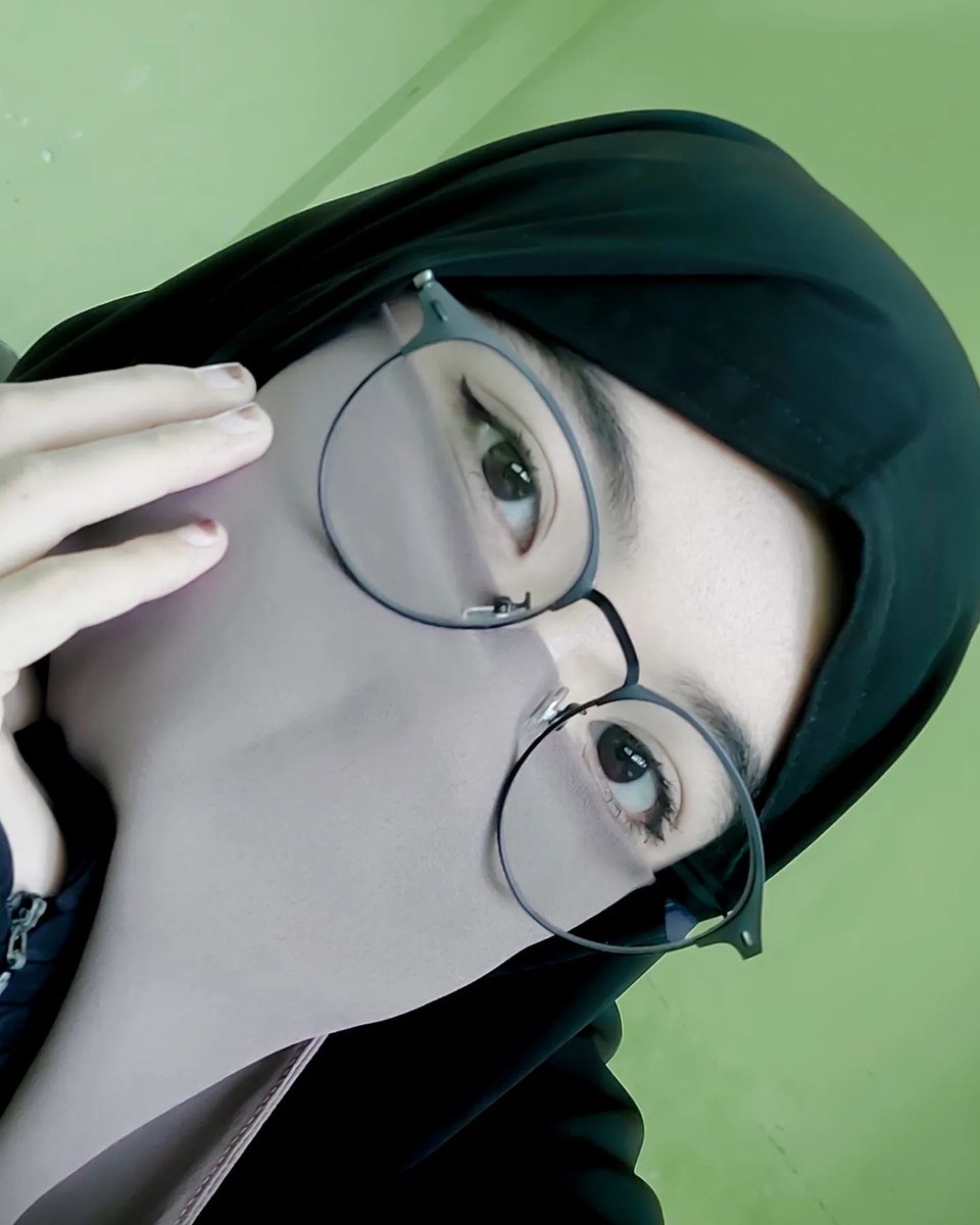 ifnuazz__'s tweet photo. Bukan titik yang menyebabkan tinta, tapi tinta yang menyebabkan titik. Bukan cantik yang menyebabkan cinta, tapi cinta yang menyebabkan cantik.

Eaaa 😆 https://t.co/OWfcEqkuuG
