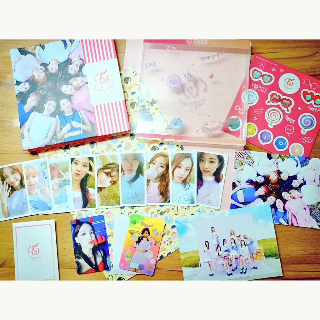small_snail985's tweet photo. 🍭開箱第三張迷你專輯《TWICEcoaster : LANE 1》
1. TT
2. 1 TO 10
3. PONYTAIL
4. JELLY JELLY
5. PIT-A-PAT
6. NEXT PAGE
7. ONE IN A MILLION
#twice #twicecoasterlane1 #tt  #albumunboxing #once #nayeon #jungyeon  #momo #sana #jihyo #mina #dahyun #chaeyoung #tzuyu https://t.co/wMpDcaWQV6