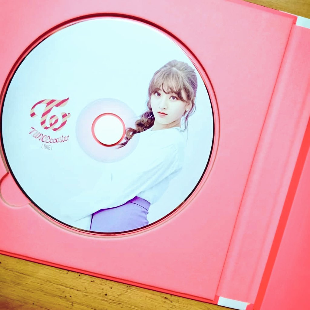 small_snail985's tweet photo. 🍭開箱第三張迷你專輯《TWICEcoaster : LANE 1》
1. TT
2. 1 TO 10
3. PONYTAIL
4. JELLY JELLY
5. PIT-A-PAT
6. NEXT PAGE
7. ONE IN A MILLION
#twice #twicecoasterlane1 #tt  #albumunboxing #once #nayeon #jungyeon  #momo #sana #jihyo #mina #dahyun #chaeyoung #tzuyu https://t.co/wMpDcaWQV6