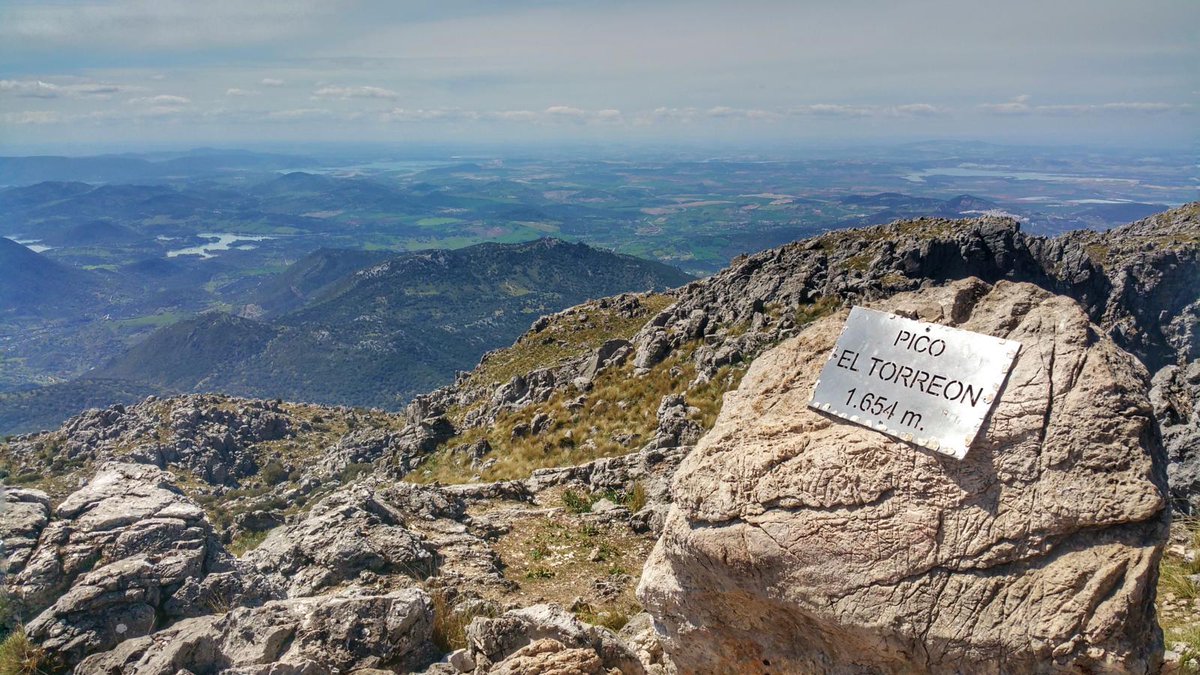 NoSiesting's tweet photo. No plans for this spring break? Don't worry, we got the perfect ones for you!

Come and book your guided hike with us, through the most astonishing trails of Sierra de Grazalema in Cádiz!
#OutdoorAttitude #springbreak2022 #hikingday

More info:
https://t.co/Dn5oeDT4yU https://t.co/2uZnetJRM3