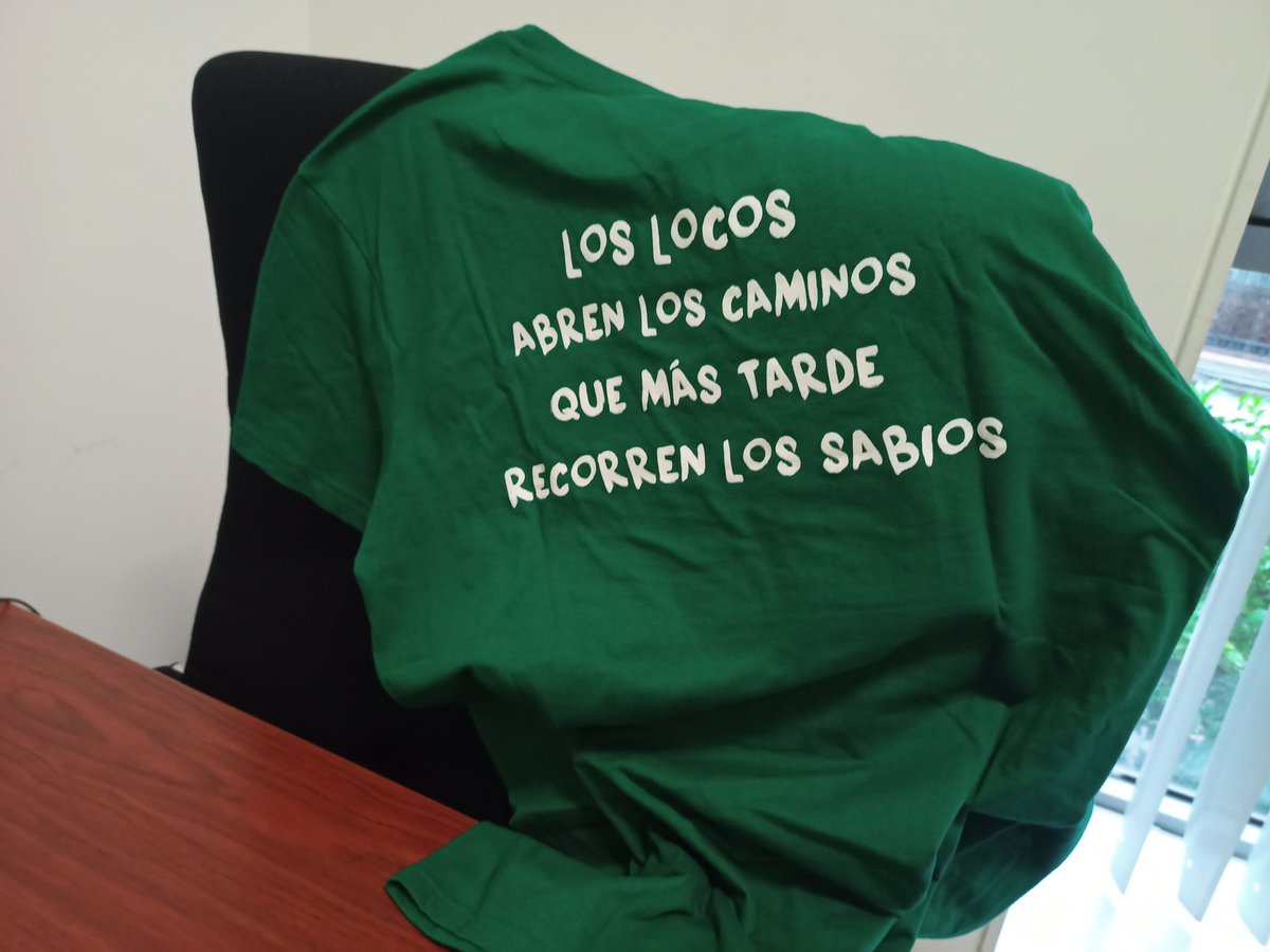 teresapablo's tweet photo. Peazo camiseta q me han regalado hoy! Me gusta por detrás casi + que por delante. Unidxs y luchando se consigue hacer realidad incluso aquello que otras consideran imposible. Lo habéis demostrado @ATDiputacion Perseguir sueños de justicia sirve! La lucha sirve! https://t.co/Ch5XlJbRRJ