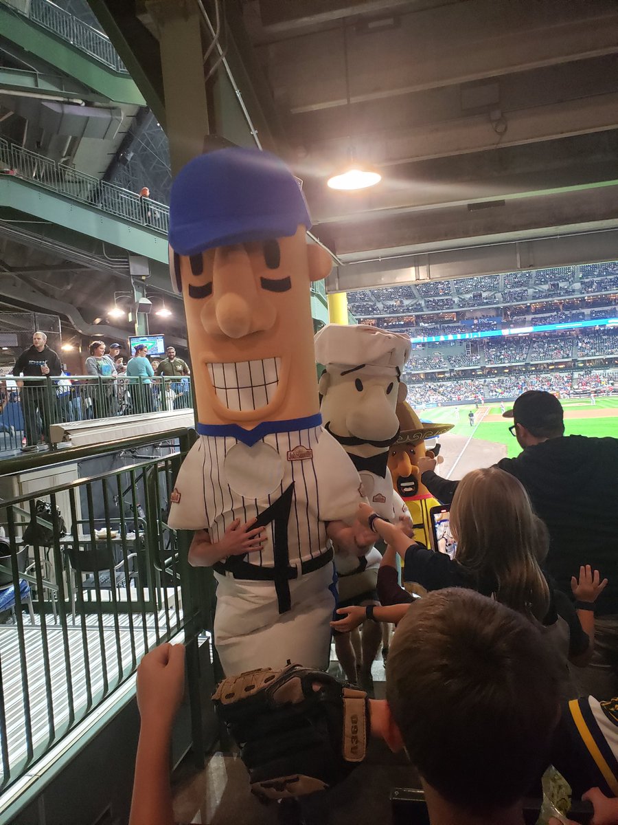 ErikHenke's tweet photo. @marcuslemonis I would love to check out all the MLB parks with my family! #MarcusInAmerica https://t.co/4DLwn8lQaz