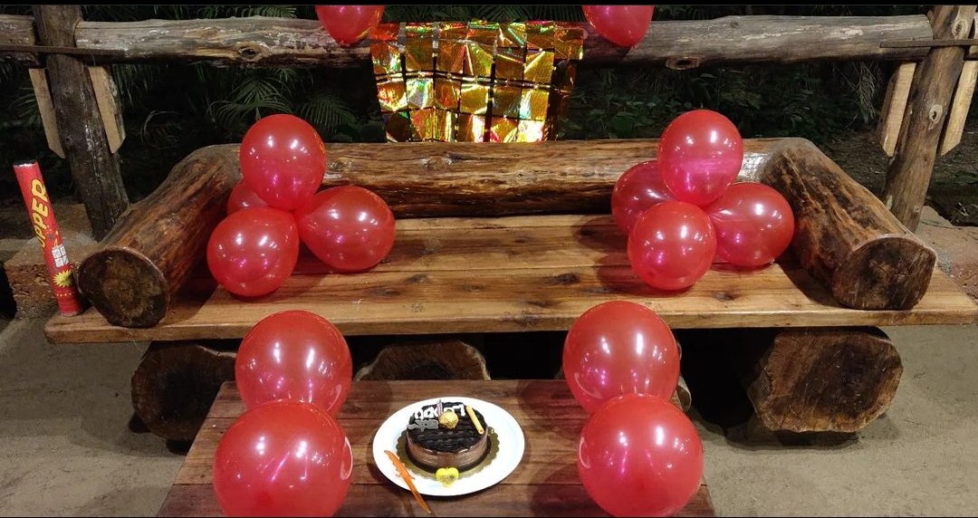 ludduvlogs's tweet photo. Drive suddenly converted in a Surprise Birthday Celebration.
Celebration is always special when you're surrounded by your loved once.
#ludduofficial #luffians #motovlogger #birthday #diveagar #pune #mtdc https://t.co/GWD1xgcx9M