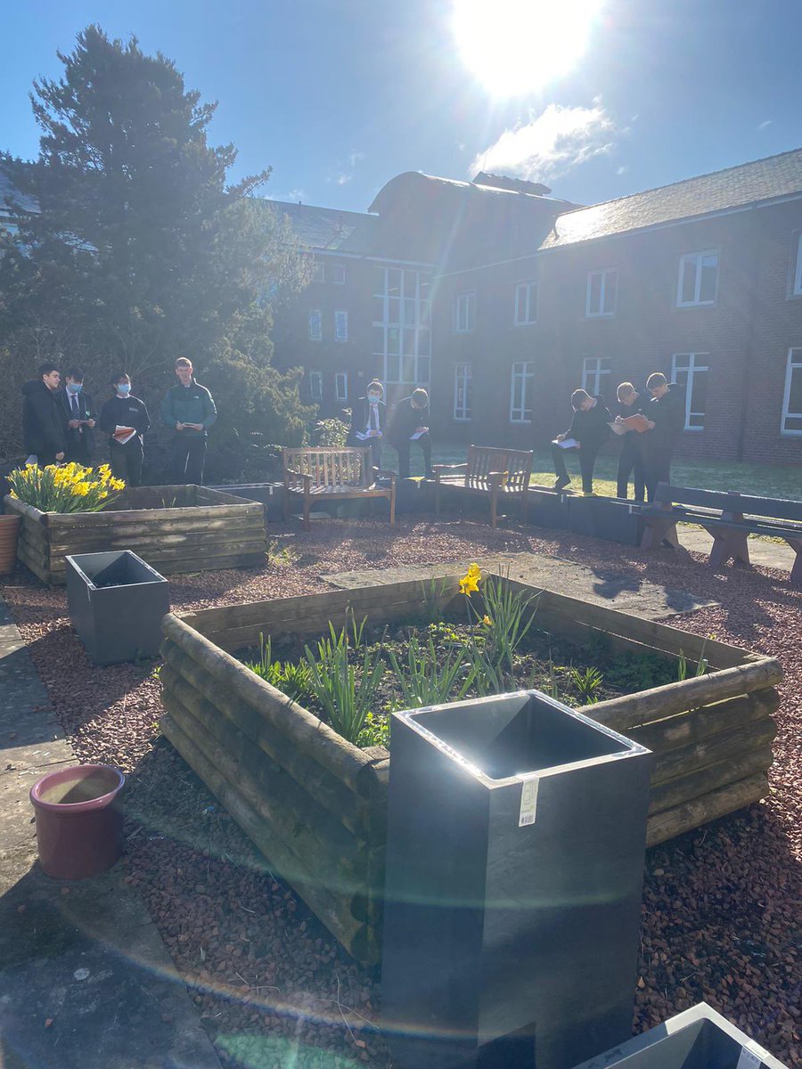 LenzieMaths's tweet photo. Higher maths revision with a treasure hunt in the sun ☀️ #highermaths https://t.co/eYNrbn5Z23