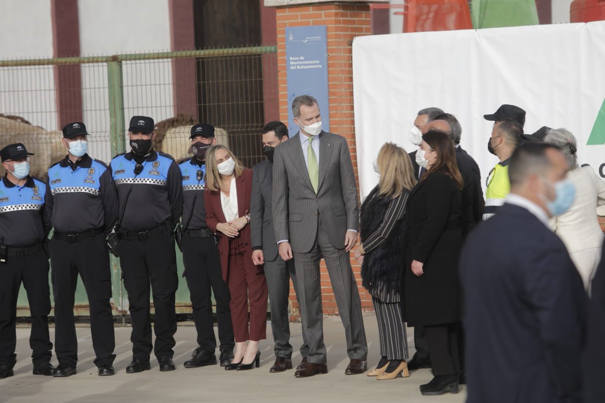 inverno_j's tweet photo. @marifrangr
@FomentoAND
Sra. Carazo el diálogo es fundamental para solventar y acercar posturas, por favor sea usted accesible y reunase con los representantes de su policía portuaria dependientes de la APPA.
Necesitamos explicarle nuestra situación real y no la que le cuentan. https://t.co/tACrdDbwhg