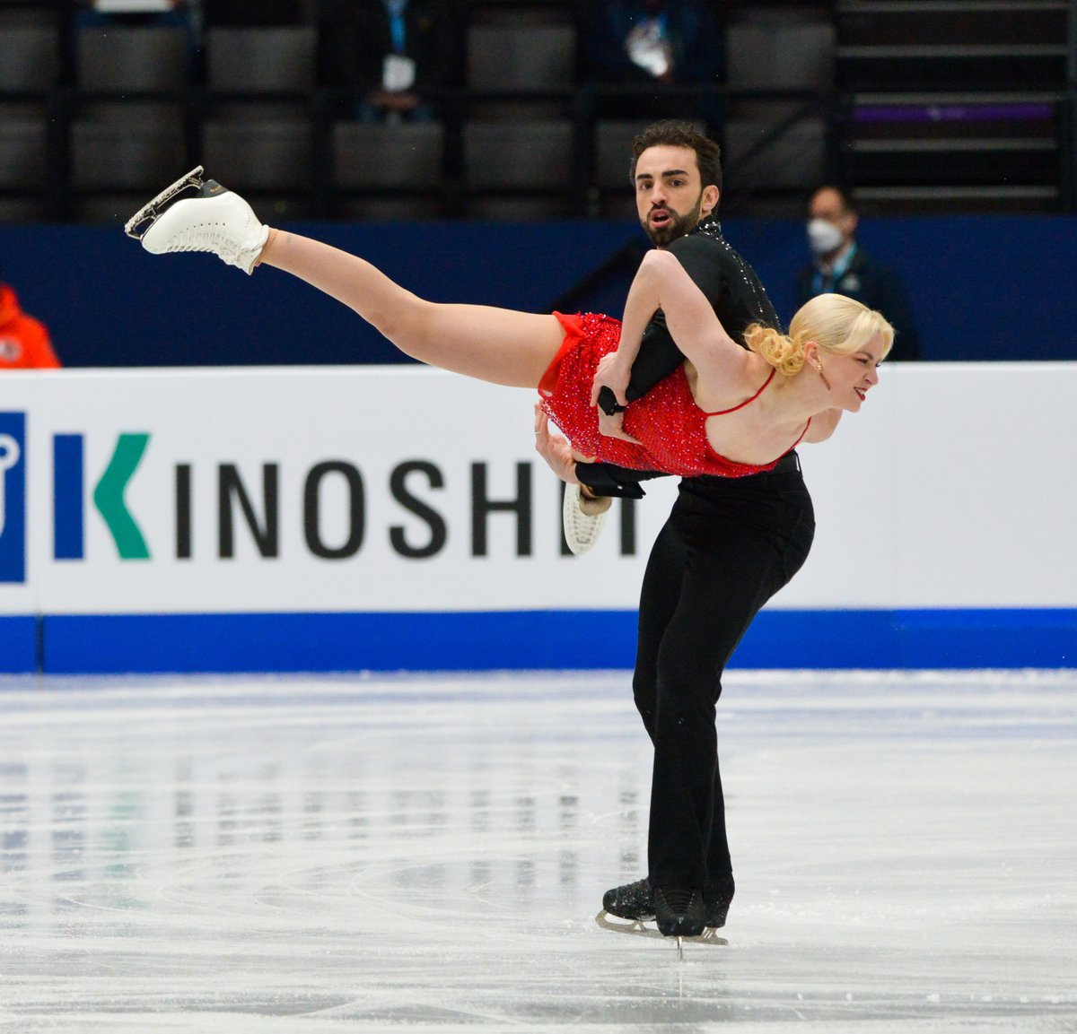 Enhorabona per la gran temporada que heu fet <a href="/oliviaxsmart/">Olivia Sophie Smart</a> i <a href="/AdrianDiazBron/">Adrian Diaz Bronchud</a> 

4️⃣ Europeu a Tallin (Estonia)
🔝 Diploma olímpic a Beijing 2022
7️⃣ Mundial a Montpellier (França)

#ForçaBarça 🔵🔴