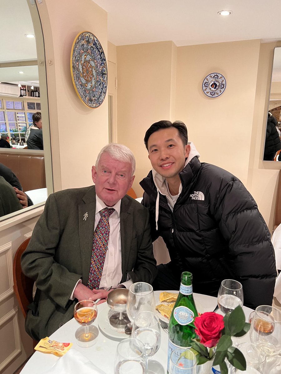 patpltsang's tweet photo. Wonderful to meet and lunch with the legendary English #Football #commentator John Motson OBE @JohnMotsonBBC. He has commentated on over 2000 games on television and radio. Anyone who is a football fan will know this household name.

#johnmotson #london #patricktsang https://t.co/CCpENJQuNw