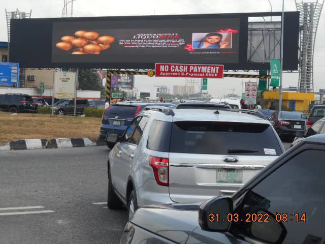 AyeehsaLiq's tweet photo. WORK DON START🗣🗣🗣

ANUTY 2sure LIQUOLIONS, THANK YOU FOR LOVING MY GIRL🧎‍♀️🧎‍♀️🧎‍♀️

Issa BILLBOARD AT THE HEART OF LASGIDI 🎉🎉🎉🎉 
#HappyBirthdayLiquorose
WORLD LIQUOROSE DAY
MUFASA IS 27
LIQLEVEL 27 IS HERE
#Liquorose https://t.co/cJGsfNFCZQ