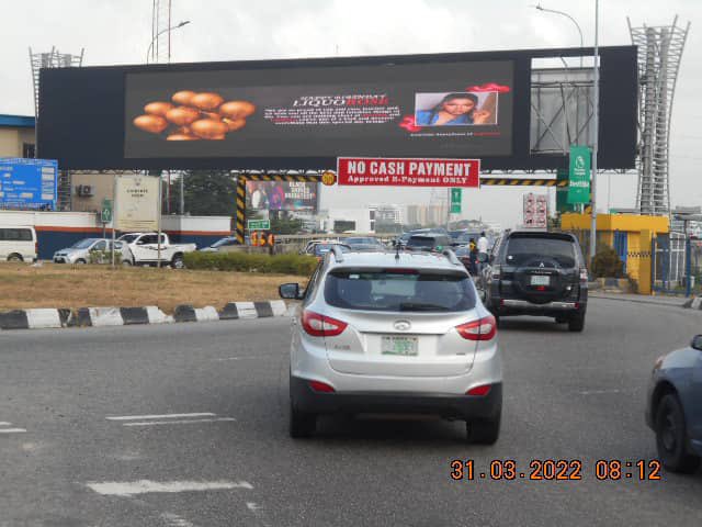 AyeehsaLiq's tweet photo. WORK DON START🗣🗣🗣

ANUTY 2sure LIQUOLIONS, THANK YOU FOR LOVING MY GIRL🧎‍♀️🧎‍♀️🧎‍♀️

Issa BILLBOARD AT THE HEART OF LASGIDI 🎉🎉🎉🎉 
#HappyBirthdayLiquorose
WORLD LIQUOROSE DAY
MUFASA IS 27
LIQLEVEL 27 IS HERE
#Liquorose https://t.co/cJGsfNFCZQ