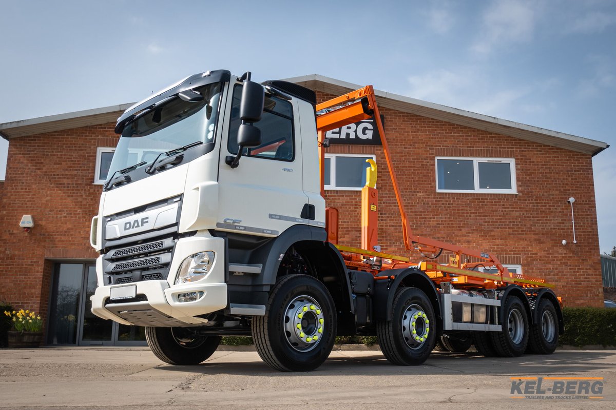 Kel_Berg's tweet photo. Some more new equipment prepared and delivered to Install Integrated Skips Ltd, a DAF CF450 8x4 Hyva Hook Loader.

Thanks to Dean for continually supporting Kel-Berg, we appreciate your business.

#waste #wastemanagement #daf #hyva #kelberg #trucks #environment https://t.co/L3DC1FF2Ys