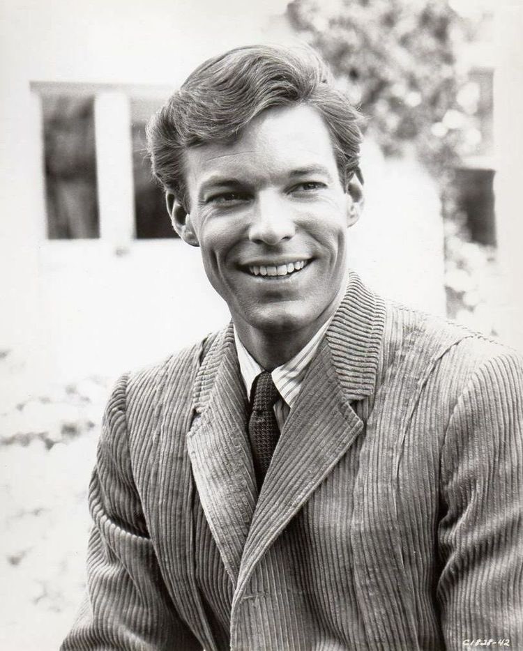  Happy 88th Birthday to actor Richard Chamberlain. 