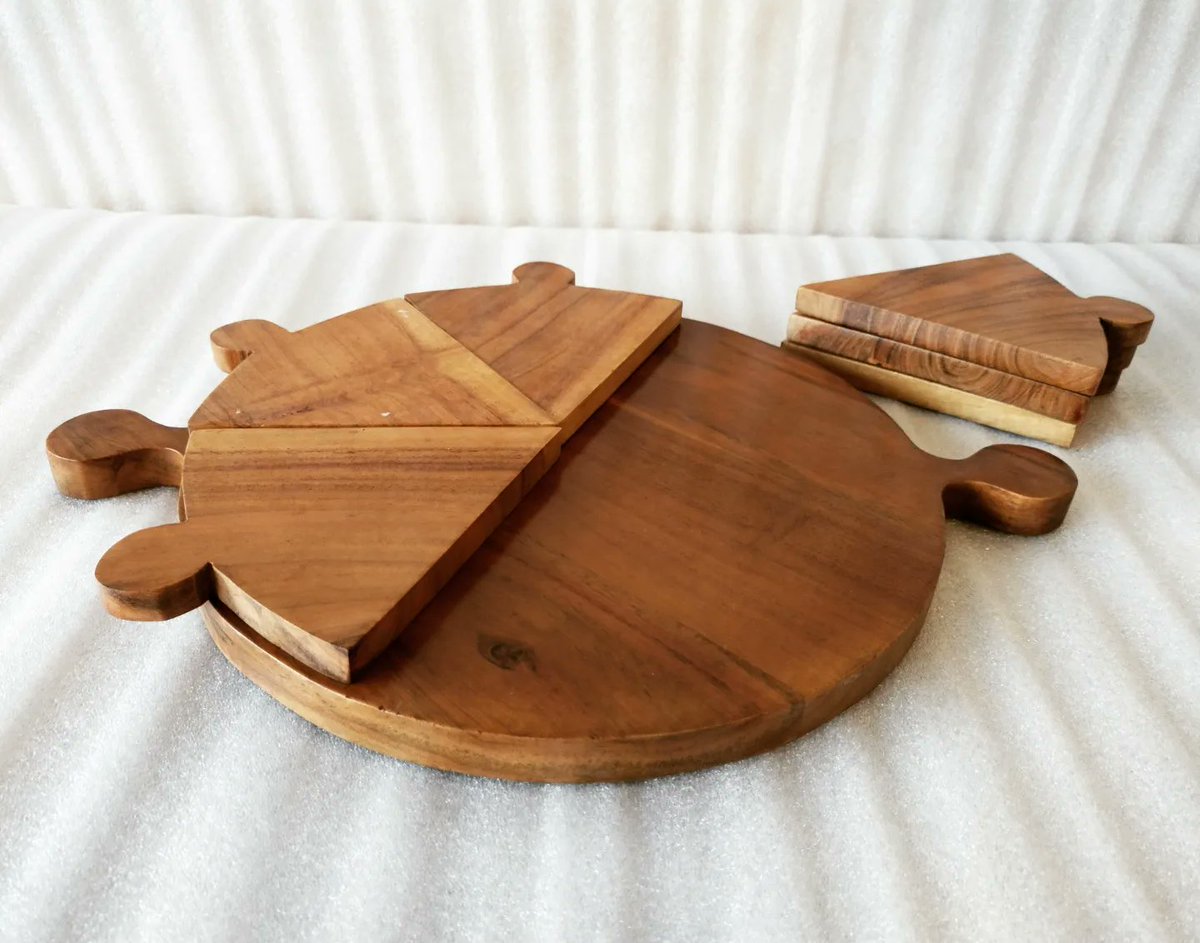 UpaskarC's tweet image. 🔶 Wooden Pizza Tray With Serving Slices.
🔶 Dm us to place your order 
#pizzaplatter #woodenpizzaplatter #pizzatray #foodblogging #chef #hotelaccessories #hotel #pizzalovers #pizzanapoletana #pizzatime #woodenplatters #servingplatter  #cheeseplatter #plattersofinstagram #food