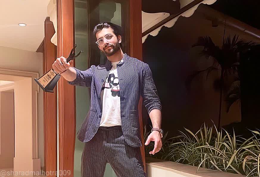 sharadking009's tweet photo. His smile and style 🔥🔥#SharadMalhotra https://t.co/iu9JjHAbod