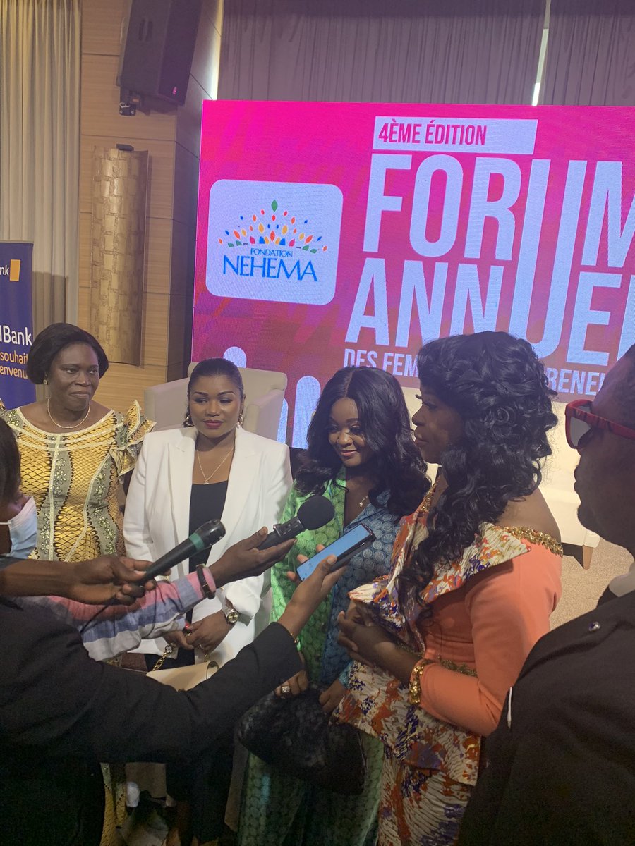 EBozoko's tweet photo. Souvenir du Forum annuel des Femmes entrepreneures. https://t.co/GwqwcNOGKC
