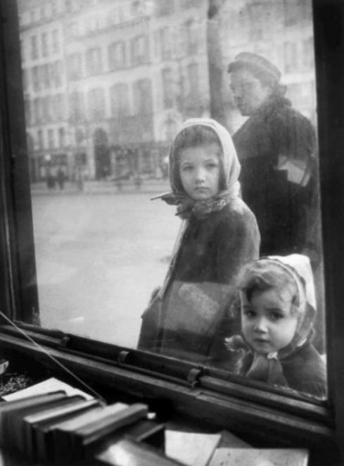tizianacampodon's tweet photo. se solo potessimo pensare il danno che si procura ai bambini che guardano, capiscono e ricordano (e se non capiscono e non ricordano è ancora peggio)... altro che guerra!
giorno
Foto di Édouard #Boubat https://t.co/Y5wfiRdFlQ