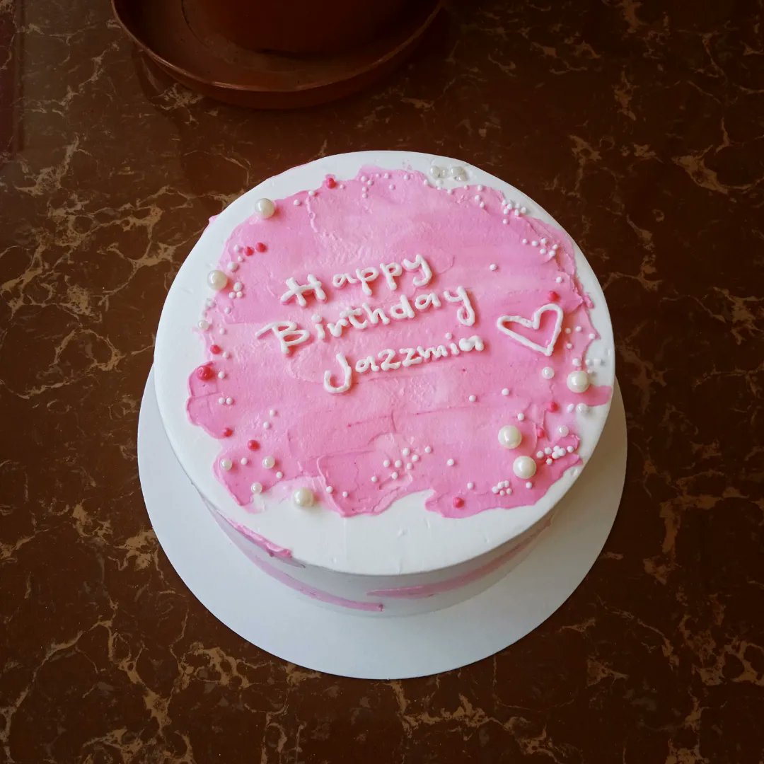 FlavoryBlends's tweet photo. Freshly baked cakes, real treat for you. Accepting Regular Cakes for the month of April ~
Book yours now: https://t.co/4DEu0kNIpm
#flavoryblends✨ #minimalistcakeph #minimalistcake #regularcakes #dedicationcake #customizedcakes https://t.co/vIUhWy4wJM